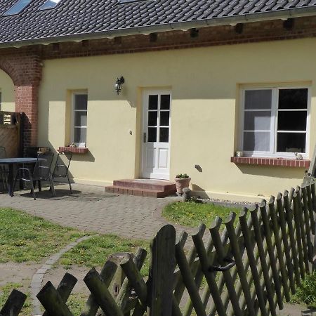 Ferienwohnung Ostseewald Rostock Esterno foto